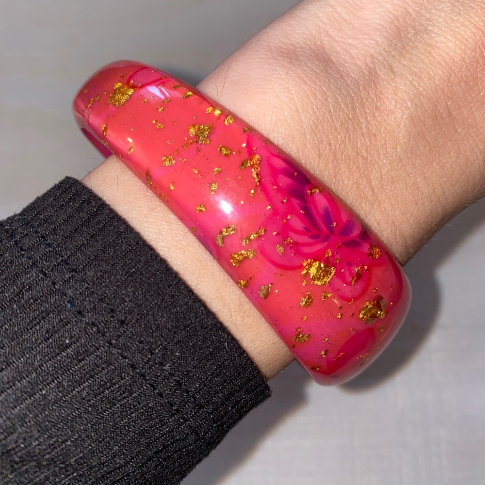 Handmade bangle pink gold flakes